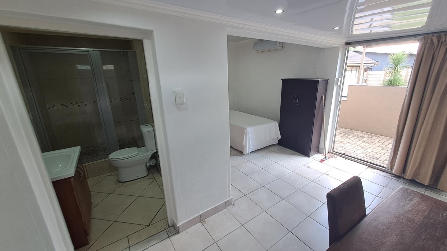 5 Bedroom Property for Sale in Brandwag Free State